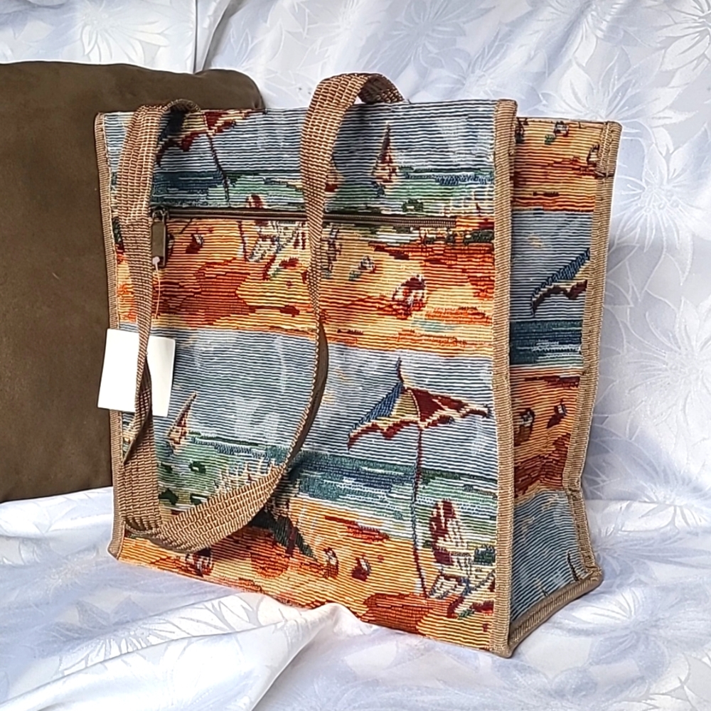 Beach motif zip tote Unbranded